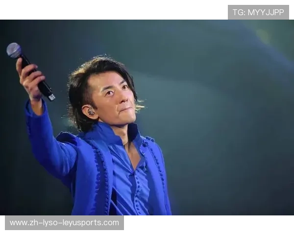 郑伊健打羽毛球